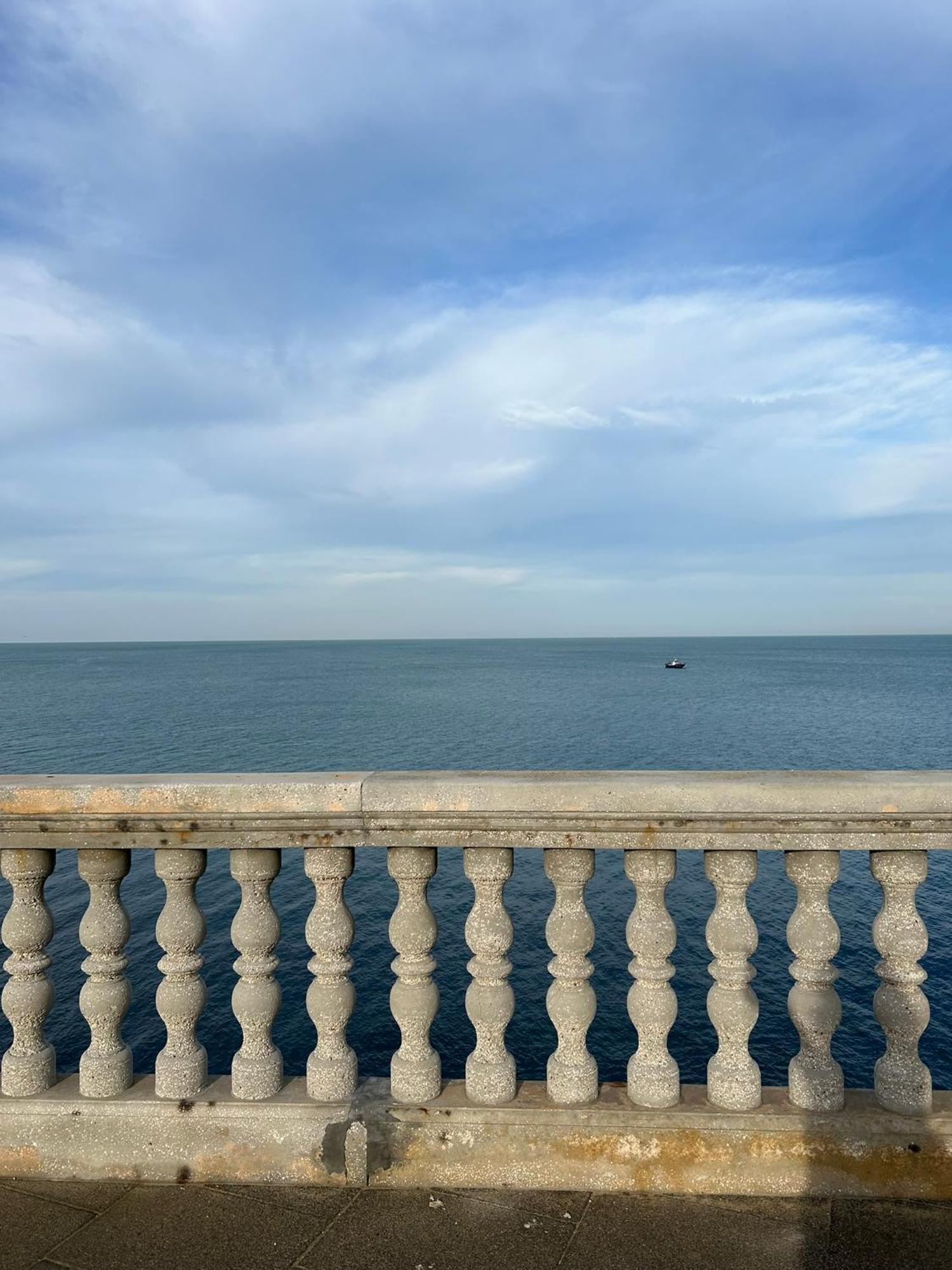 Apartamento Premium En Plaza Mina Minimalismo Y Confort A Pasos Del Mar Cádis Exterior foto